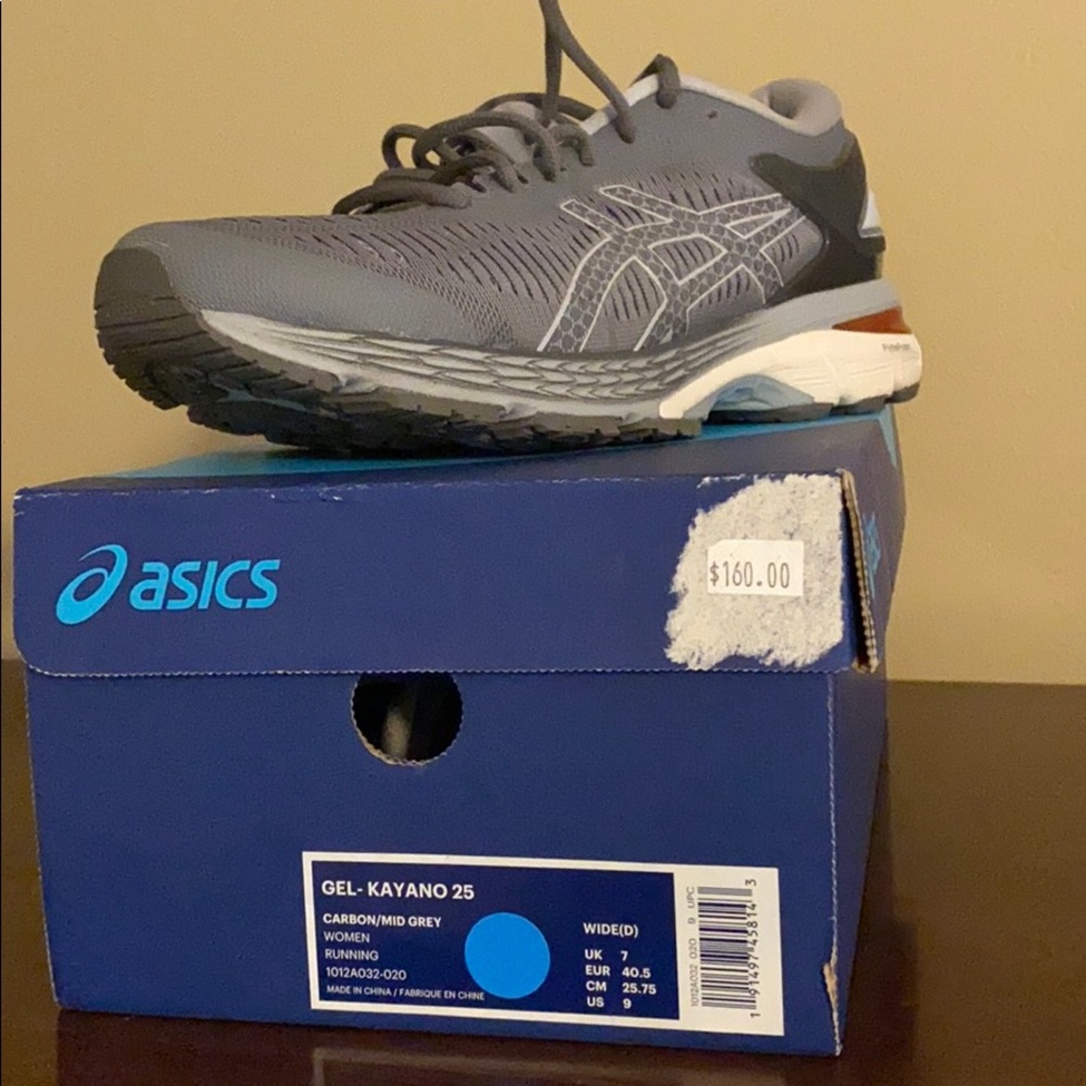 Brand new running shoe a wide width size 9